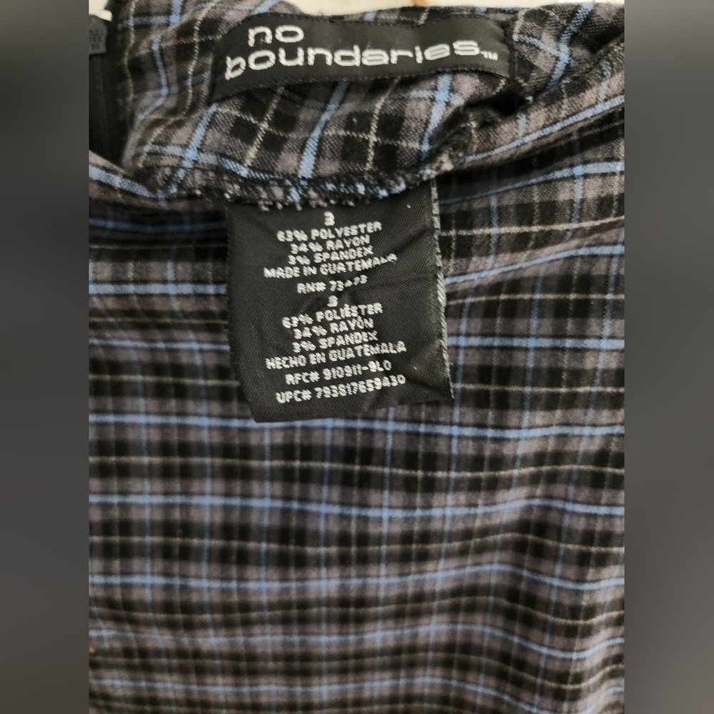 No boundaries Size 3 plaid Black & Blue patterned skirt - Picture 5 of 6